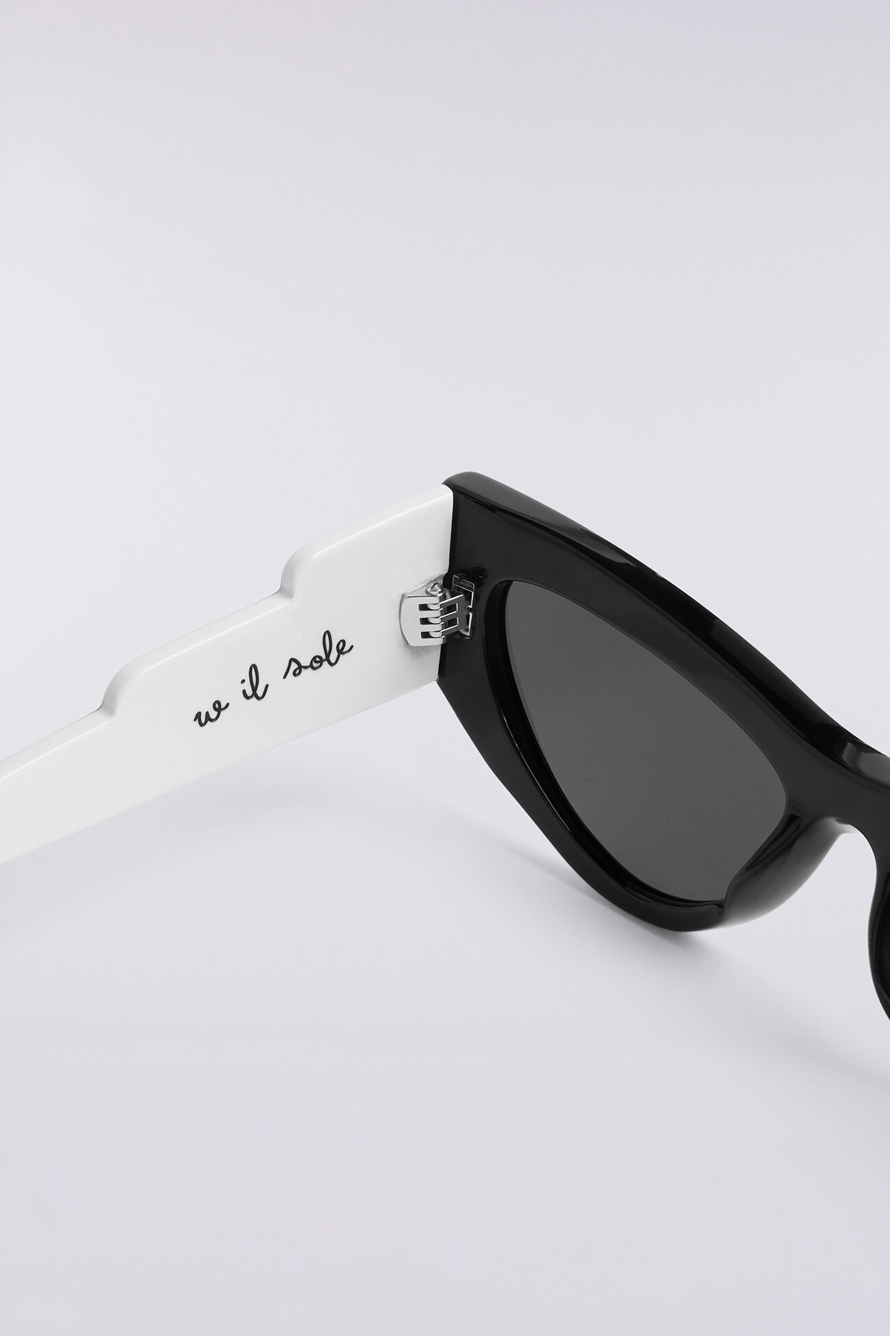 Wing Sunglasses Black
