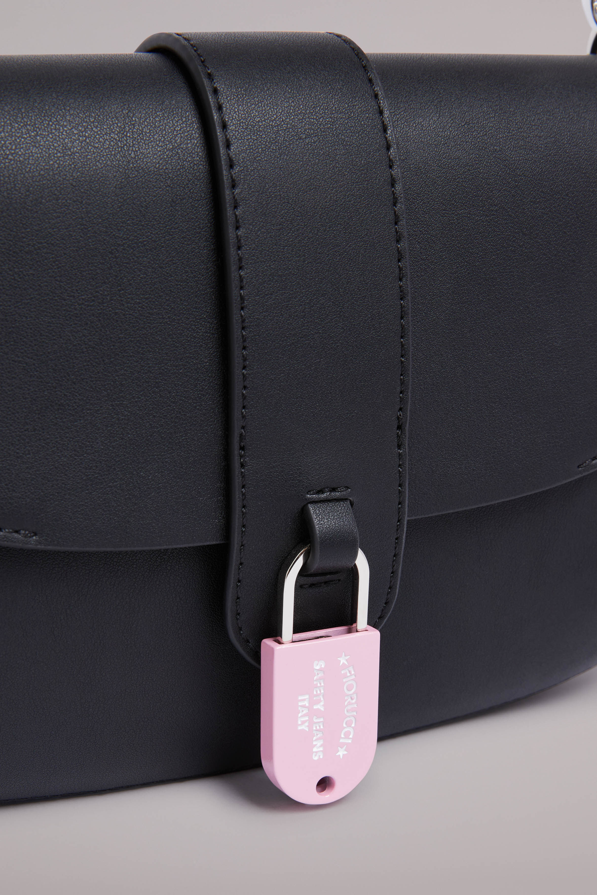 Safety Lock Shoulder Bag Black